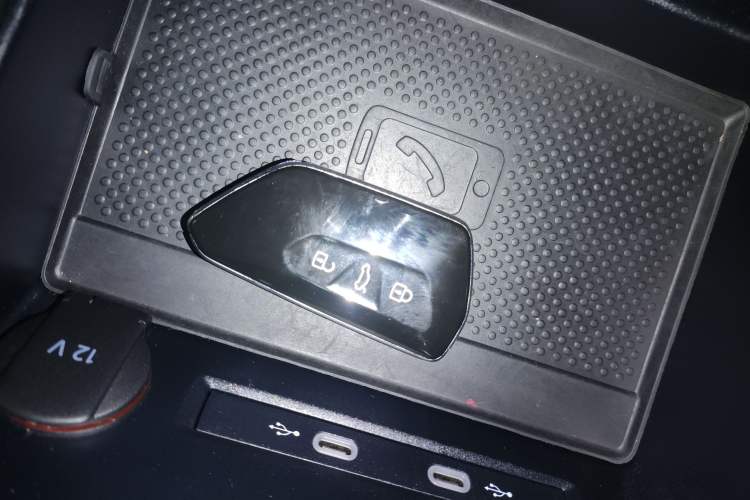 Used Volkswagen Tavendor 2023 380TSI All-Wheel Drive R-Line Journey Edition Vehicle Key