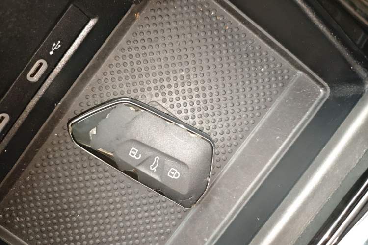 Used Volkswagen Tavendor 2023 380TSI All-Wheel Drive R-Line Journey Edition Vehicle Key
