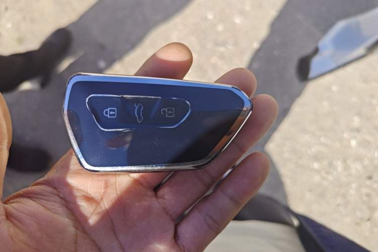 Used Volkswagen Tavendor 2023 380TSI Four-Wheel Drive R-Line Cruise Edition Vehicle Key