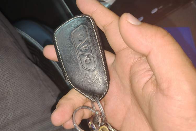 Used Volkswagen Tavendor 2023 380TSI Four-Wheel Drive R-Line Cruise Edition Vehicle Key