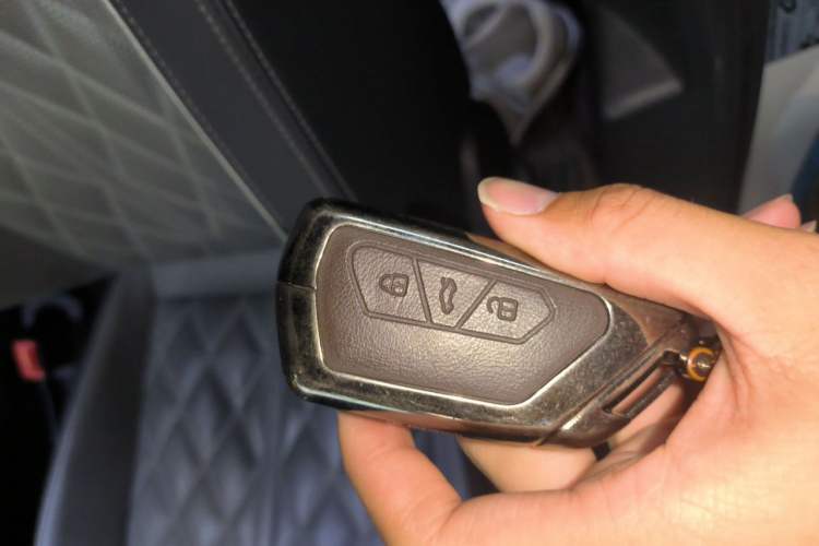Used Volkswagen Tavendor 2023 380TSI Four-Wheel Drive R-Line Cruise Edition Vehicle Key