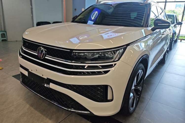 Used Volkswagen Tavendor 2023 380TSI Four-Wheel Drive R-Line First Edition Guazi used car, China used car export, Used car for sale, Used  cars, Cheapest cars for sale