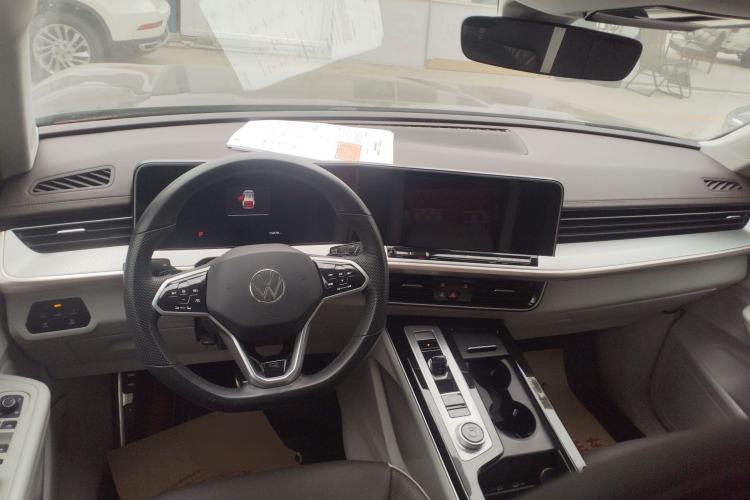 Used Volkswagen Tavendor 2023 380TSI Four-Wheel Drive R-Line Cruise Edition Center Console