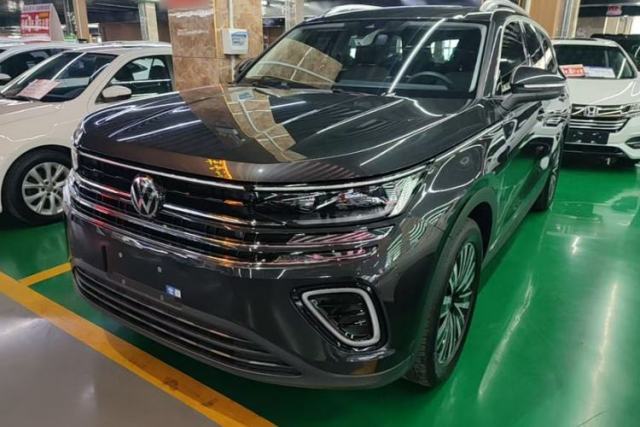 Used Volkswagen Tavendor 2024 330TSI Luxury Touring Edition