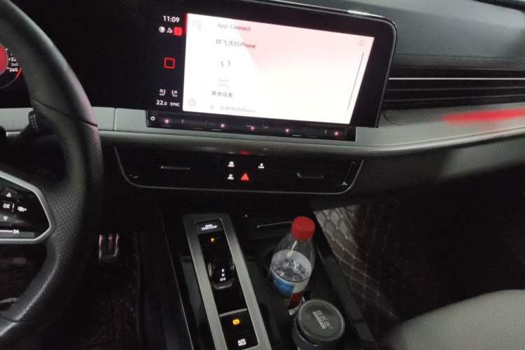 Used Volkswagen Tavendor 2024 380TSI All-Wheel-Drive R-Line Ambition Edition Audio And AC Panel