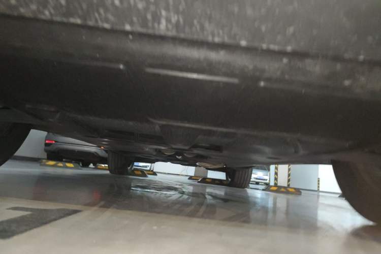 Used Volkswagen Tavendor 2024 380TSI All-Wheel-Drive R-Line Cruise Premium Edition Chassis Front