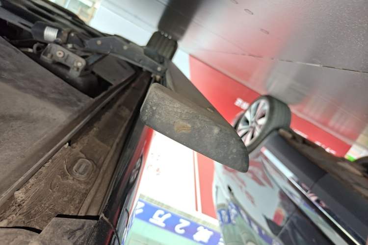 Used Volkswagen Tavendor 2024 380TSI All-Wheel Drive R-Line Cruise Edition Chassis Front Right