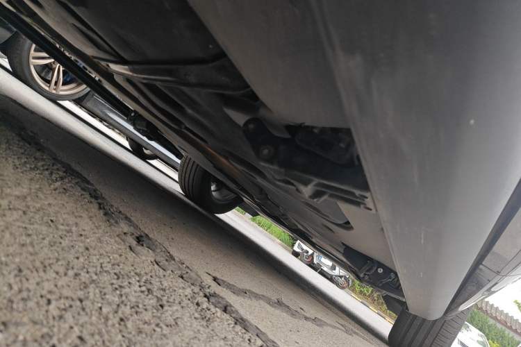 Used Volkswagen Tavendor 2024 380TSI All-Wheel Drive R-Line Cruise Edition Chassis Rear Right