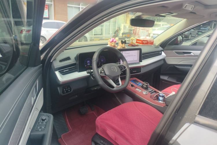 Used Volkswagen Tavendor 2024 Facelifted 380TSI All-Wheel Drive R-Line Cruise Premium Edition Driver Seat