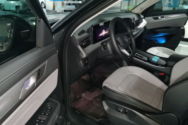 Used Volkswagen Tavendor 2024 330TSI Luxury Touring Edition Driver Seat