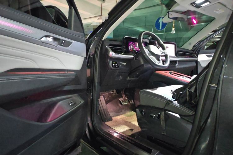 Used Volkswagen Tavendor 2024 380TSI All-Wheel Drive R-Line Cruise Edition Driver Seat