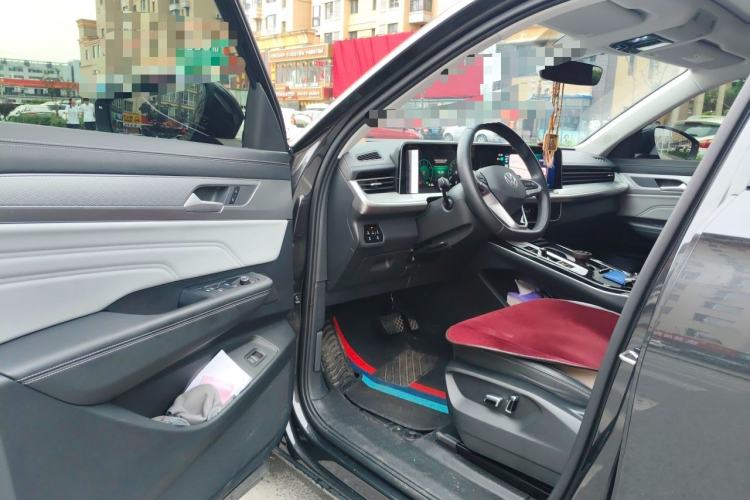 Used Volkswagen Tavendor 2024 330TSI Luxury Touring - All-Inclusive Edition Driver Seat