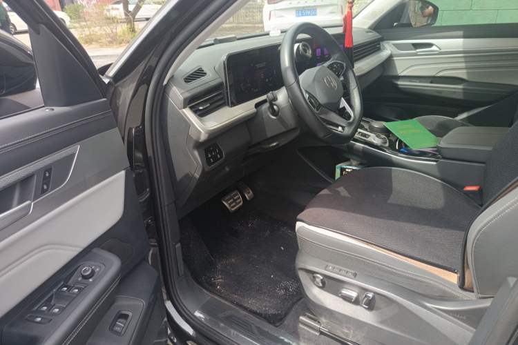 Used Volkswagen Tavendor 2024 380TSI All-Wheel Drive R-Line Cruise Edition Driver Seat