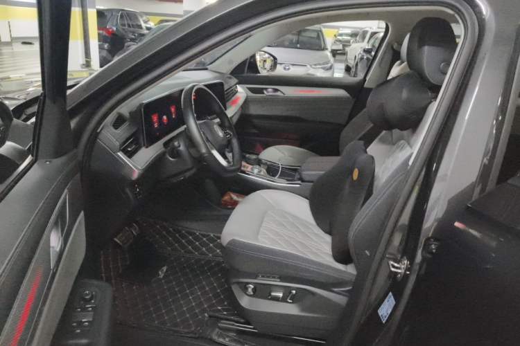 Used Volkswagen Tavendor 2024 380TSI All-Wheel-Drive R-Line Ambition Edition Driver Seat