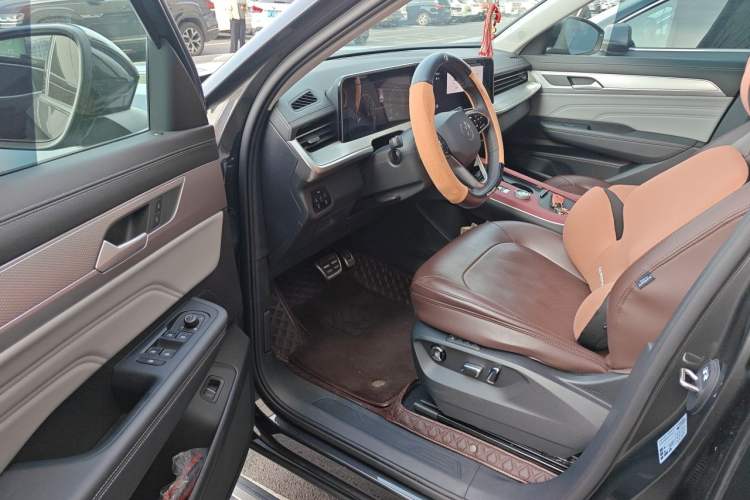 Used Volkswagen Tavendor 2024 380TSI All-Wheel Drive R-Line Cruise Edition Driver Seat