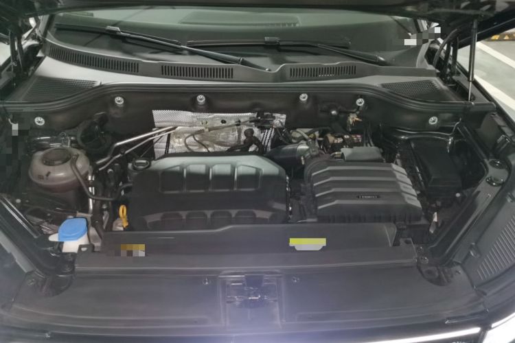Used Volkswagen Tavendor 2024 330TSI Luxury Touring Edition Engine Bay