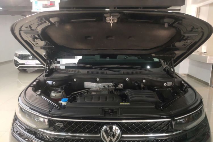 Used Volkswagen Tavendor 2024 380TSI All-Wheel Drive R-Line Cruise Edition Engine Bay