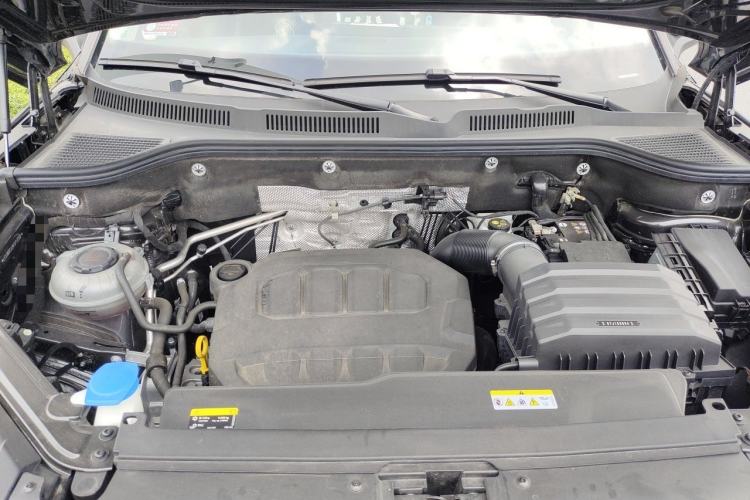 Used Volkswagen Tavendor 2024 380TSI All-Wheel-Drive R-Line Ambition Edition Engine Bay