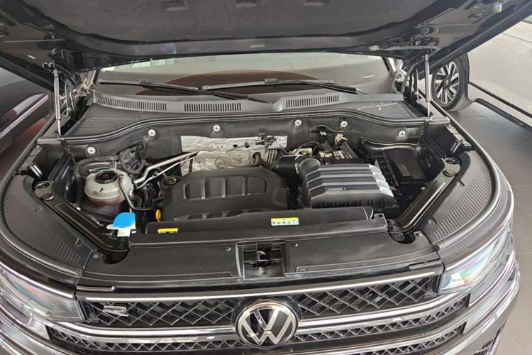 Used Volkswagen Tavendor 2024 380TSI All-Wheel Drive R-Line Cruise Edition Engine Bay