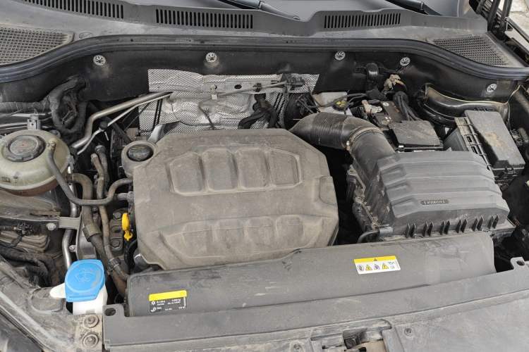 Used Volkswagen Tavendor 2024 380TSI All-Wheel Drive R-Line Cruise Edition Engine Bay