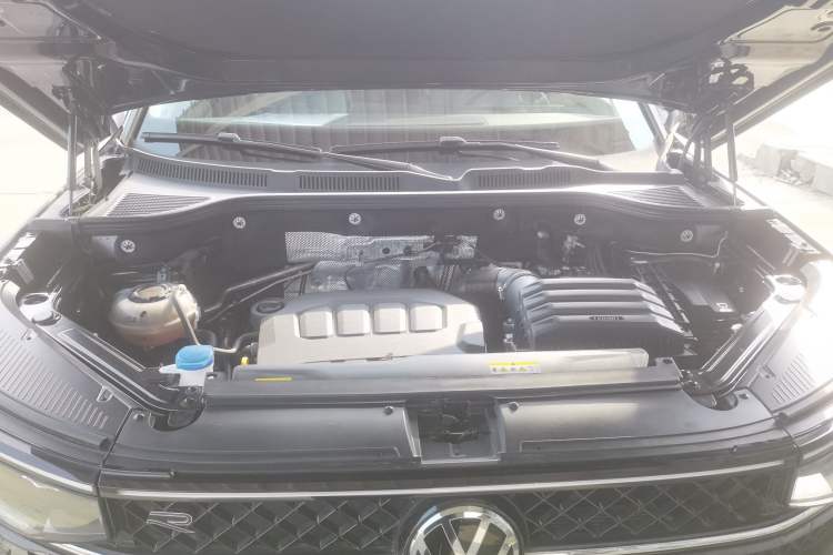 Used Volkswagen Tavendor 2024 380TSI All-Wheel-Drive R-Line Cruise Premium Edition Engine Bay