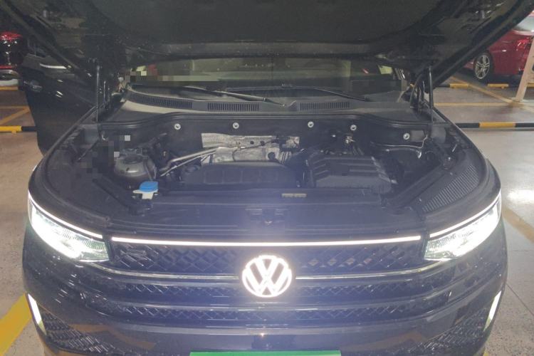 Used Volkswagen Tavendor 2024 380TSI All-Wheel-Drive R-Line Journey Shared Enjoyment Model Engine Bay