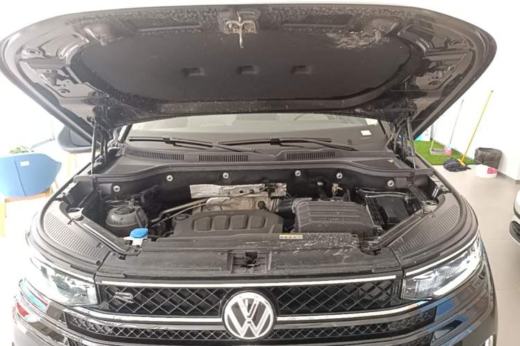 Used Volkswagen Tavendor 2024 Facelifted 380TSI All-Wheel Drive R-Line Cruise Premium Edition Engine Bay