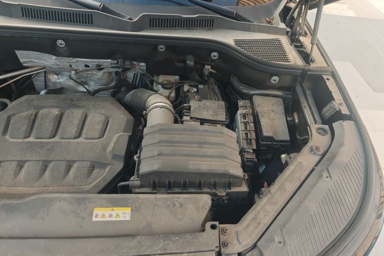 Used Volkswagen Tavendor 2024 380TSI All-Wheel Drive R-Line Cruise Edition Engine Bay Left