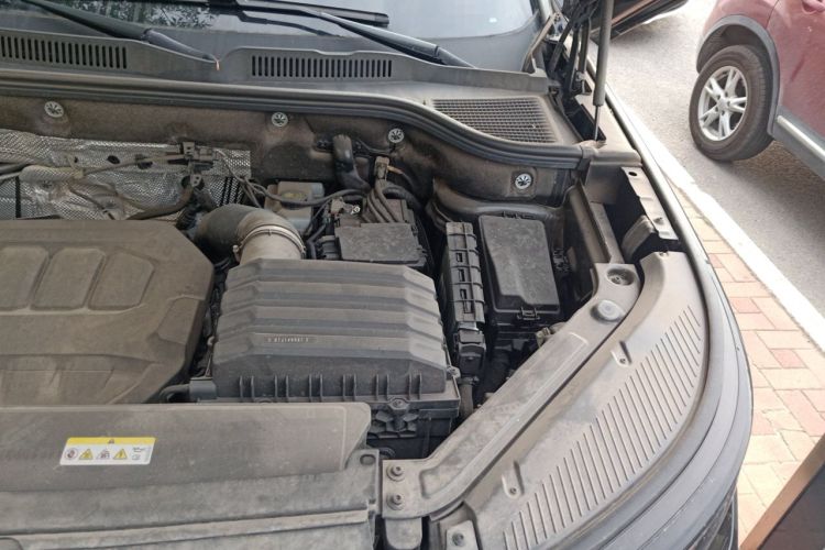 Used Volkswagen Tavendor 2024 380TSI All-Wheel Drive R-Line Cruise Edition Engine Bay Left