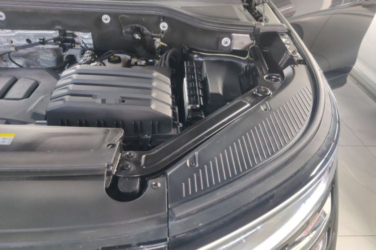Used Volkswagen Tavendor 2024 330TSI Luxury Touring - All-Inclusive Edition Engine Bay Left