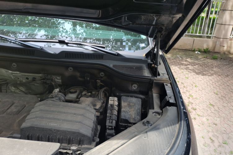 Used Volkswagen Tavendor 2024 330TSI Luxury Touring - All-Inclusive Edition Engine Bay Left