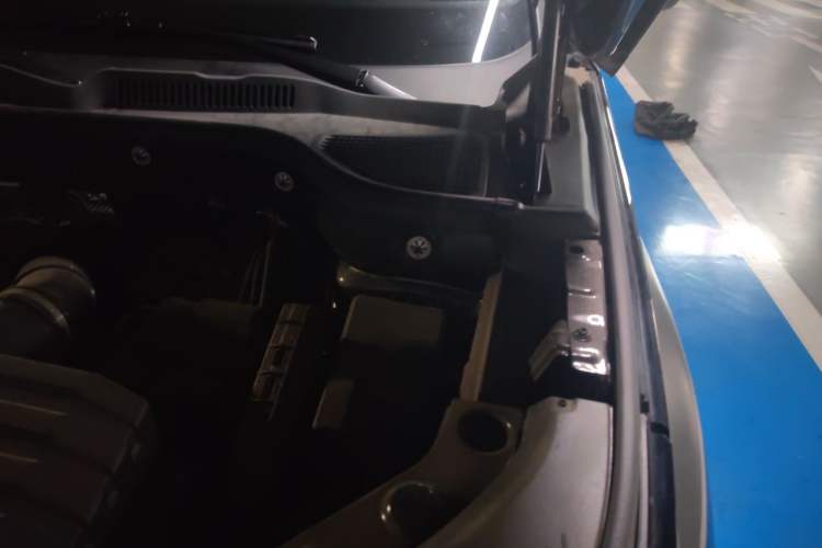 Used Volkswagen Tavendor 2024 380TSI All-Wheel-Drive R-Line Journey Shared Enjoyment Model Engine Bay Left