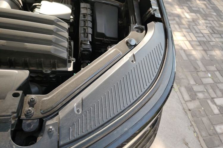 Used Volkswagen Tavendor 2024 380TSI All-Wheel Drive R-Line Cruise Edition Engine Bay Left