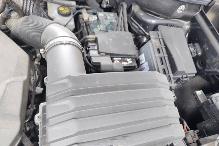 Used Volkswagen Tavendor 2024 380TSI All-Wheel Drive R-Line Cruise Edition Engine Bay Left