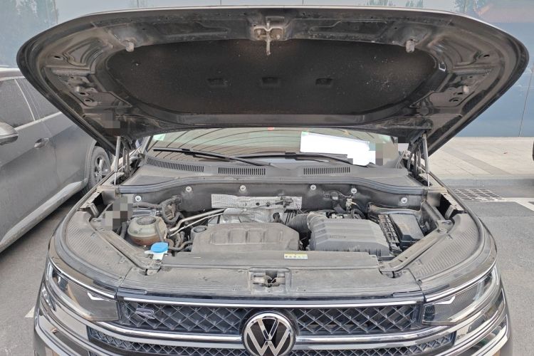 Used Volkswagen Tavendor 2024 380TSI All-Wheel Drive R-Line Cruise Edition Engine Bay