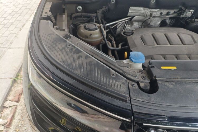 Used Volkswagen Tavendor 2024 380TSI All-Wheel Drive R-Line Cruise Edition Engine Bay Right