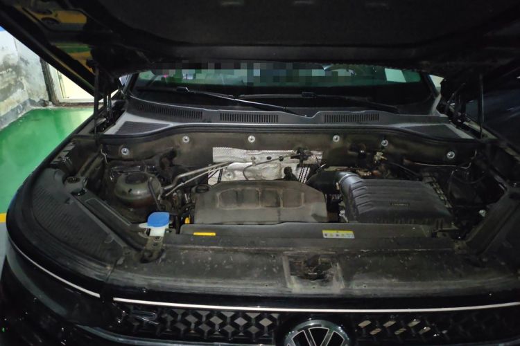 Used Volkswagen Tavendor 2024 380TSI All-Wheel Drive R-Line Cruise Edition Engine Bay Right