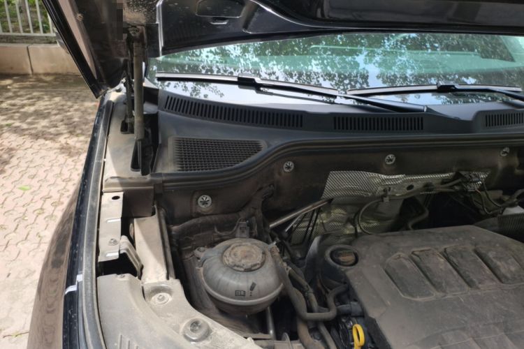Used Volkswagen Tavendor 2024 330TSI Luxury Touring - All-Inclusive Edition Engine Bay Right