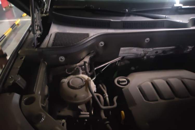 Used Volkswagen Tavendor 2024 380TSI All-Wheel-Drive R-Line Journey Shared Enjoyment Model Engine Bay Right