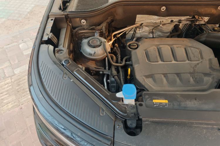 Used Volkswagen Tavendor 2024 380TSI All-Wheel Drive R-Line Cruise Edition Engine Bay Right