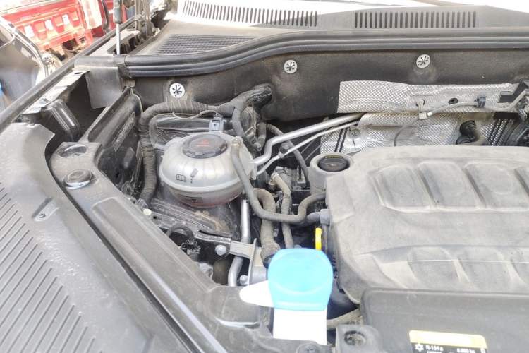 Used Volkswagen Tavendor 2024 380TSI All-Wheel Drive R-Line Cruise Edition Engine Bay Right
