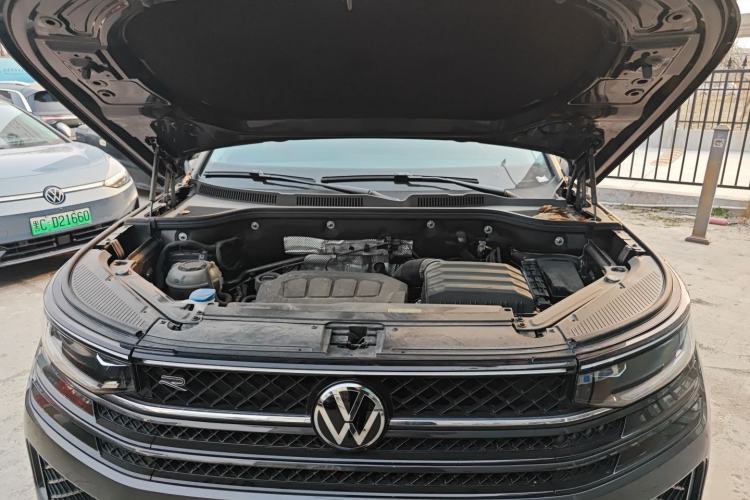 Used Volkswagen Tavendor 2024 380TSI All-Wheel Drive R-Line Cruise Edition Engine Bay