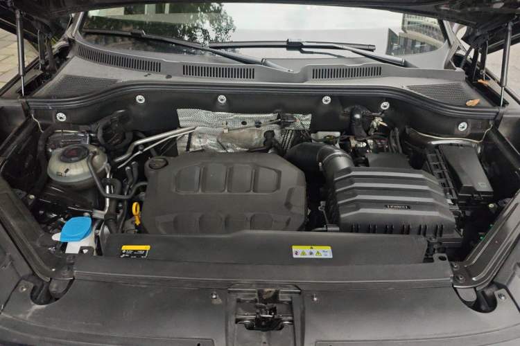 Used Volkswagen Tavendor 2024 380TSI All-Wheel-Drive R-Line Journey Shared Enjoyment Model Engine Bay