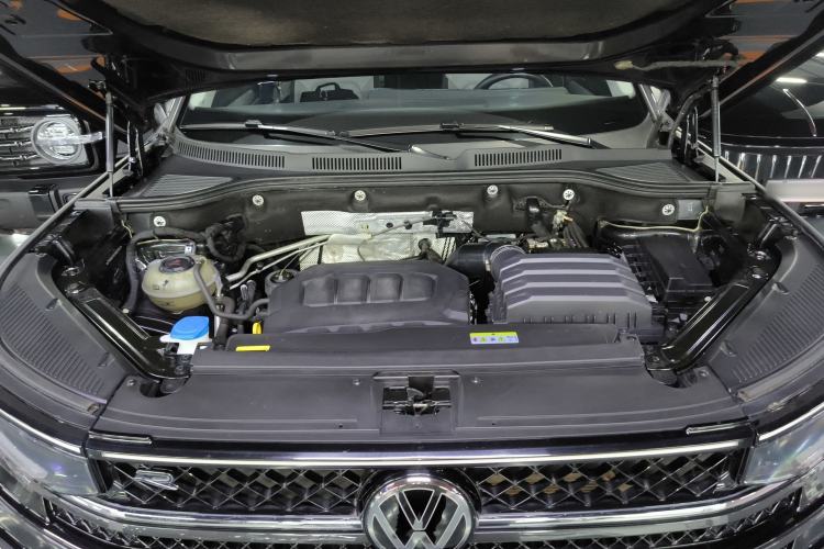 Used Volkswagen Tavendor 2024 380TSI All-Wheel Drive R-Line Cruise Edition Engine Bay