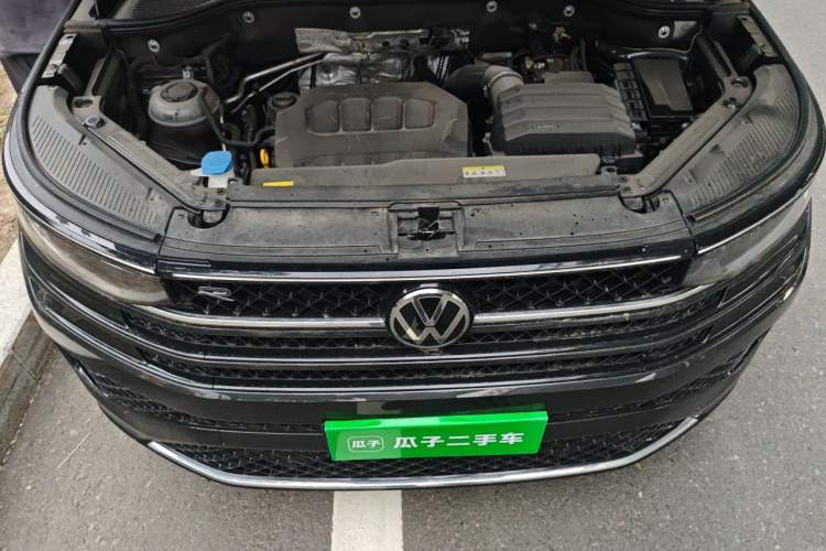 Used Volkswagen Tavendor 2024 380TSI All-Wheel-Drive R-Line Cruise Premium Edition Engine Bay