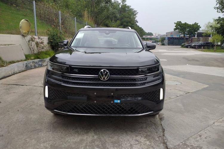 Used Volkswagen Tavendor 2024 Facelifted 380TSI All-Wheel Drive R-Line Cruise Premium Edition Exterior 1