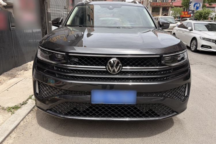 Used Volkswagen Tavendor 2024 380TSI All-Wheel Drive R-Line Cruise Edition Exterior 1