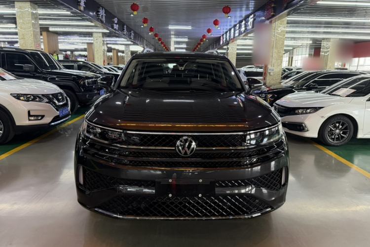 Used Volkswagen Tavendor 2024 380TSI All-Wheel Drive R-Line Cruise Edition Exterior 1