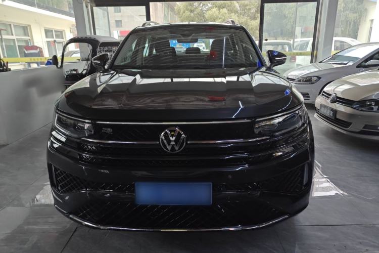 Used Volkswagen Tavendor 2024 380TSI All-Wheel Drive R-Line Cruise Edition Exterior 1