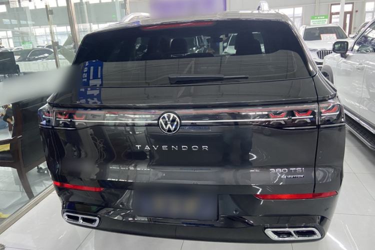 Used Volkswagen Tavendor 2024 380TSI All-Wheel Drive R-Line Cruise Edition Exterior 2
